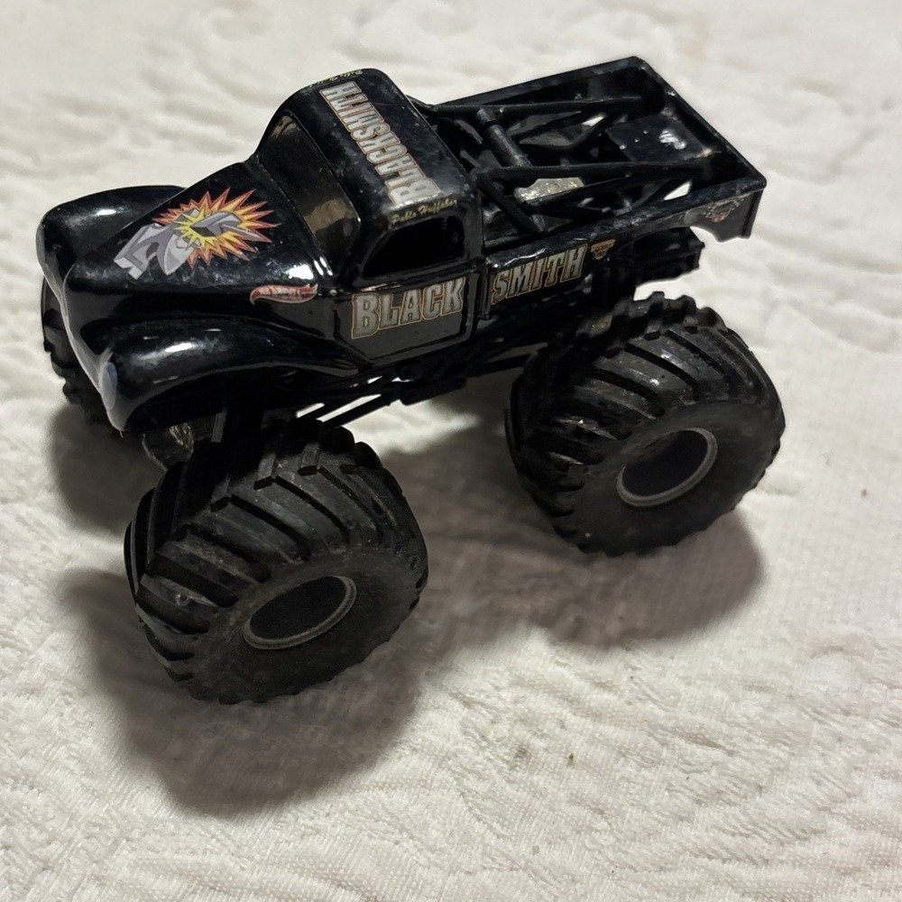 Mattel Hot Wheels Monster Jam Black Smith Truck 1:64